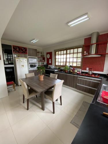 Casa à venda no Juscelino Kubitschek: 