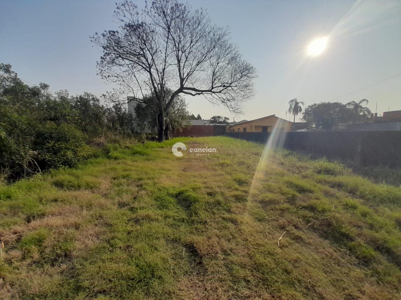 Terreno à venda no Camobi: 