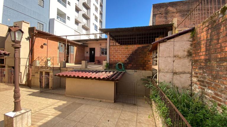 Casa à venda no Centro: 