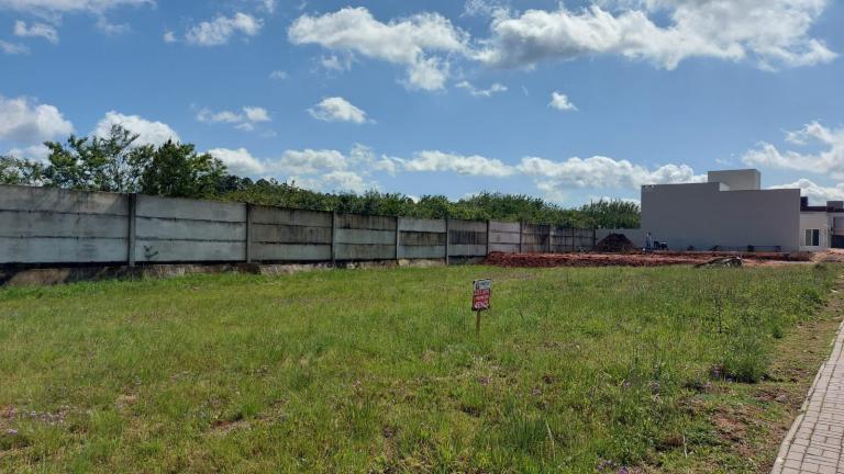 Terreno à venda no Camobi: