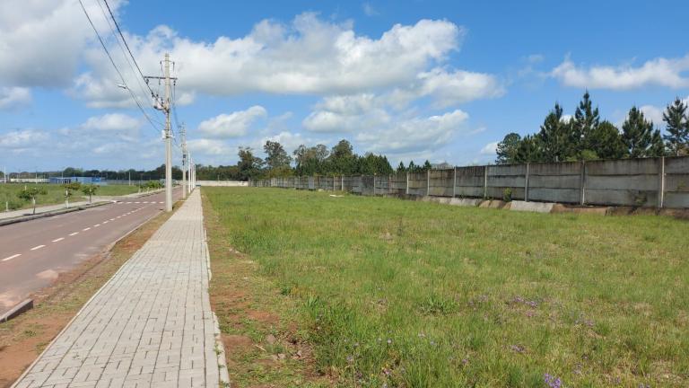 Terreno à venda no Camobi: