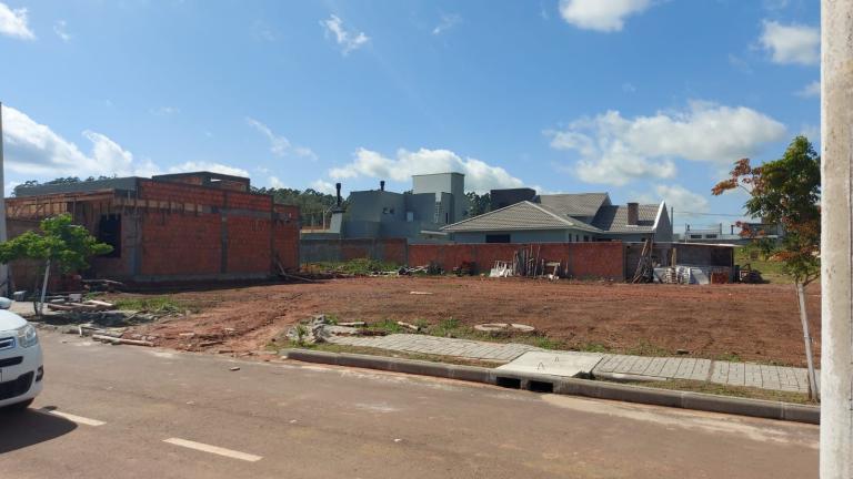 Terreno à venda no Camobi: