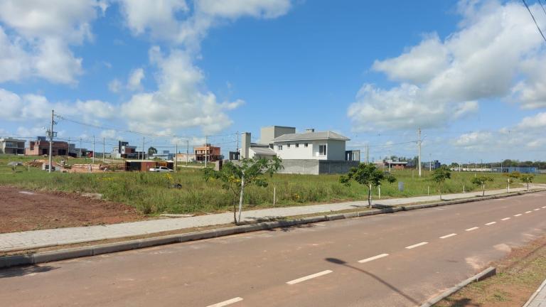 Terreno à venda no Camobi: