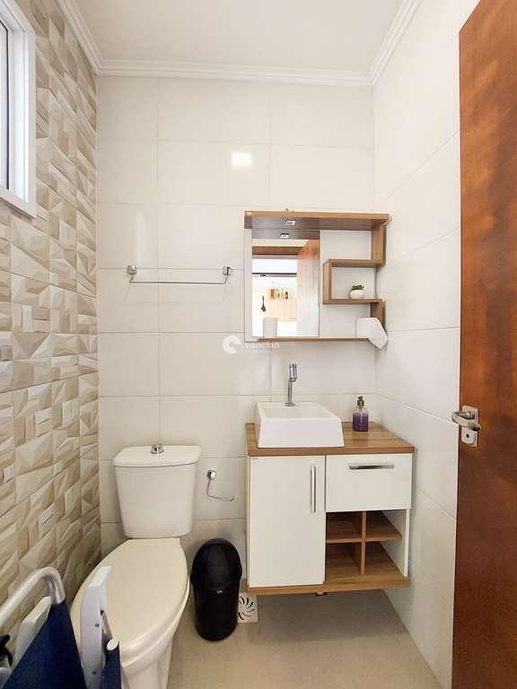 Casa à venda no Camobi: