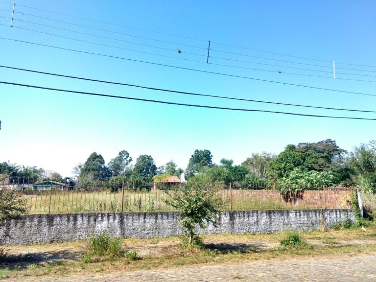 Terreno à venda no Camobi: 