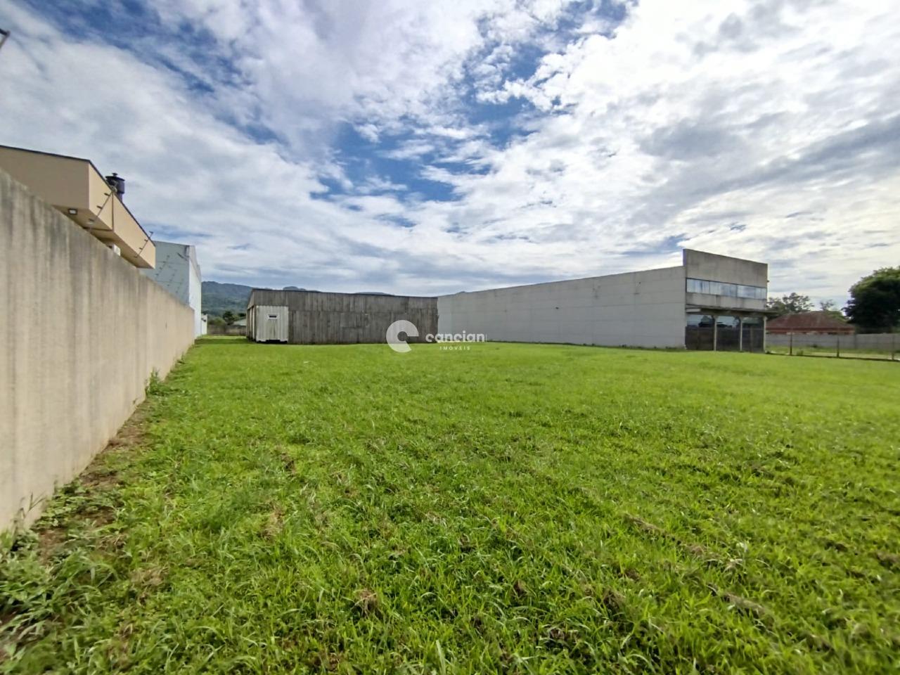 Terreno à venda no Pé de Plátano: 