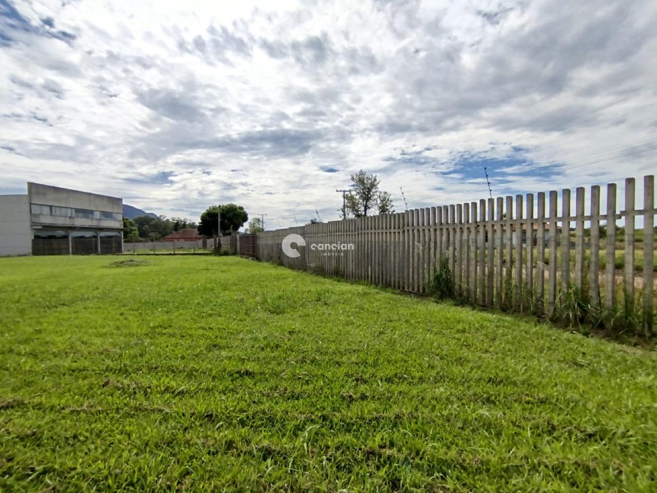 Terreno à venda no Pé de Plátano: 