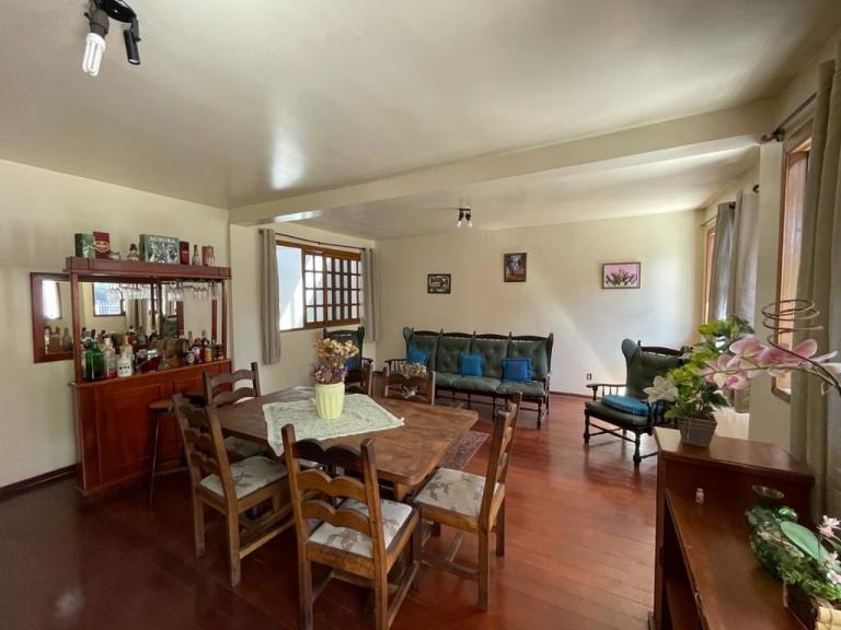 Casa à venda no Centro: 