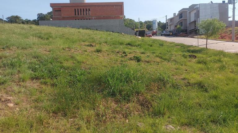 Terreno à venda no Tomazetti: 