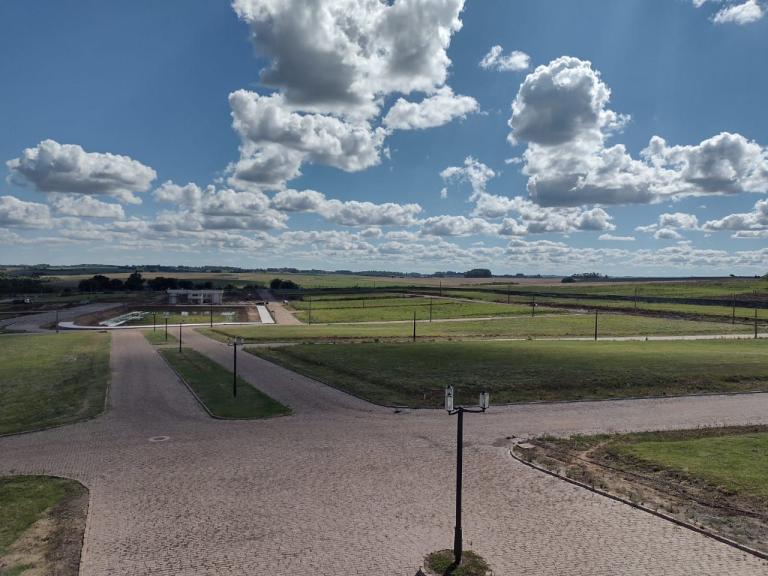 Terreno à venda no Camobi: 