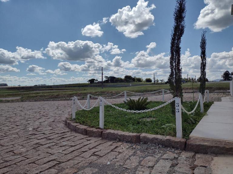 Terreno à venda no Camobi: 