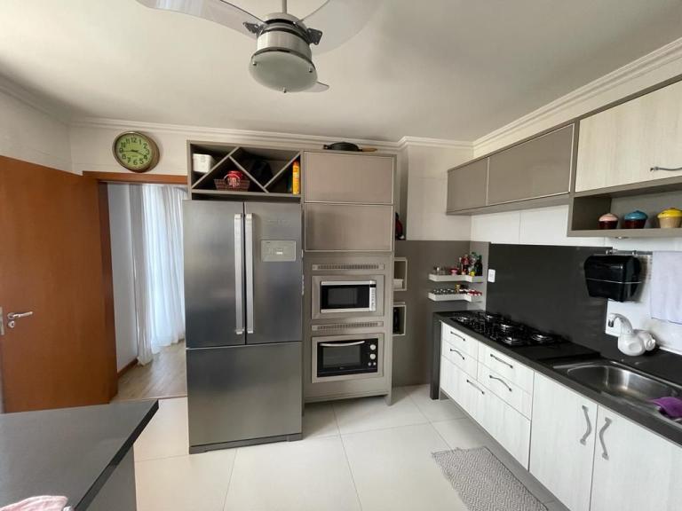 Cobertura à venda no Camobi: