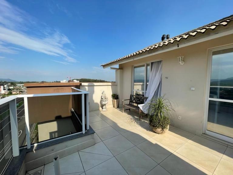 Cobertura à venda no Camobi: