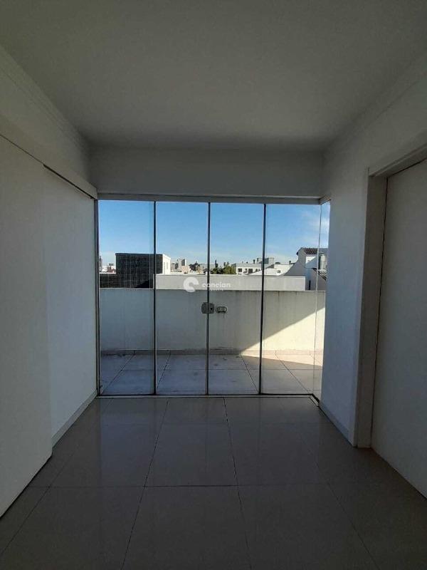 Cobertura à venda no Camobi: 