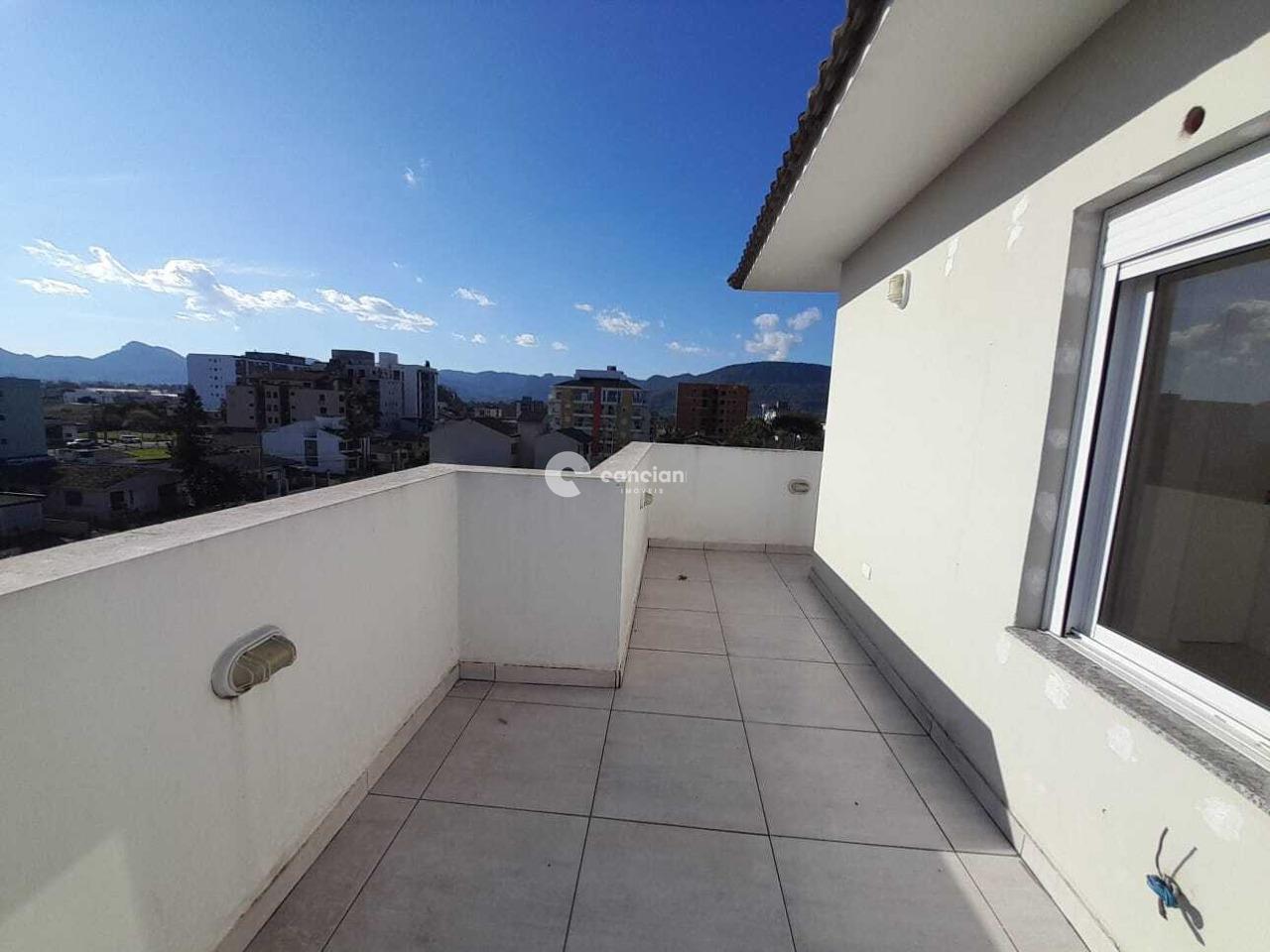 Cobertura à venda no Camobi: 