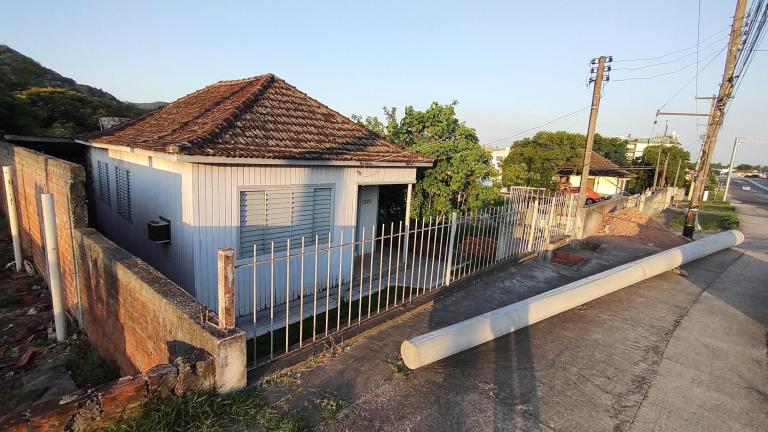 Terreno à venda no Camobi: 