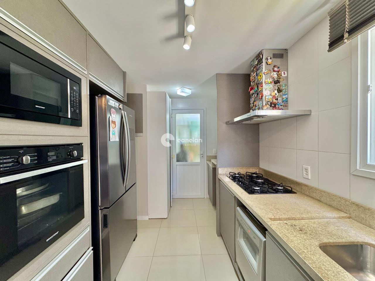 Casa de Condomínio à venda no São José: 