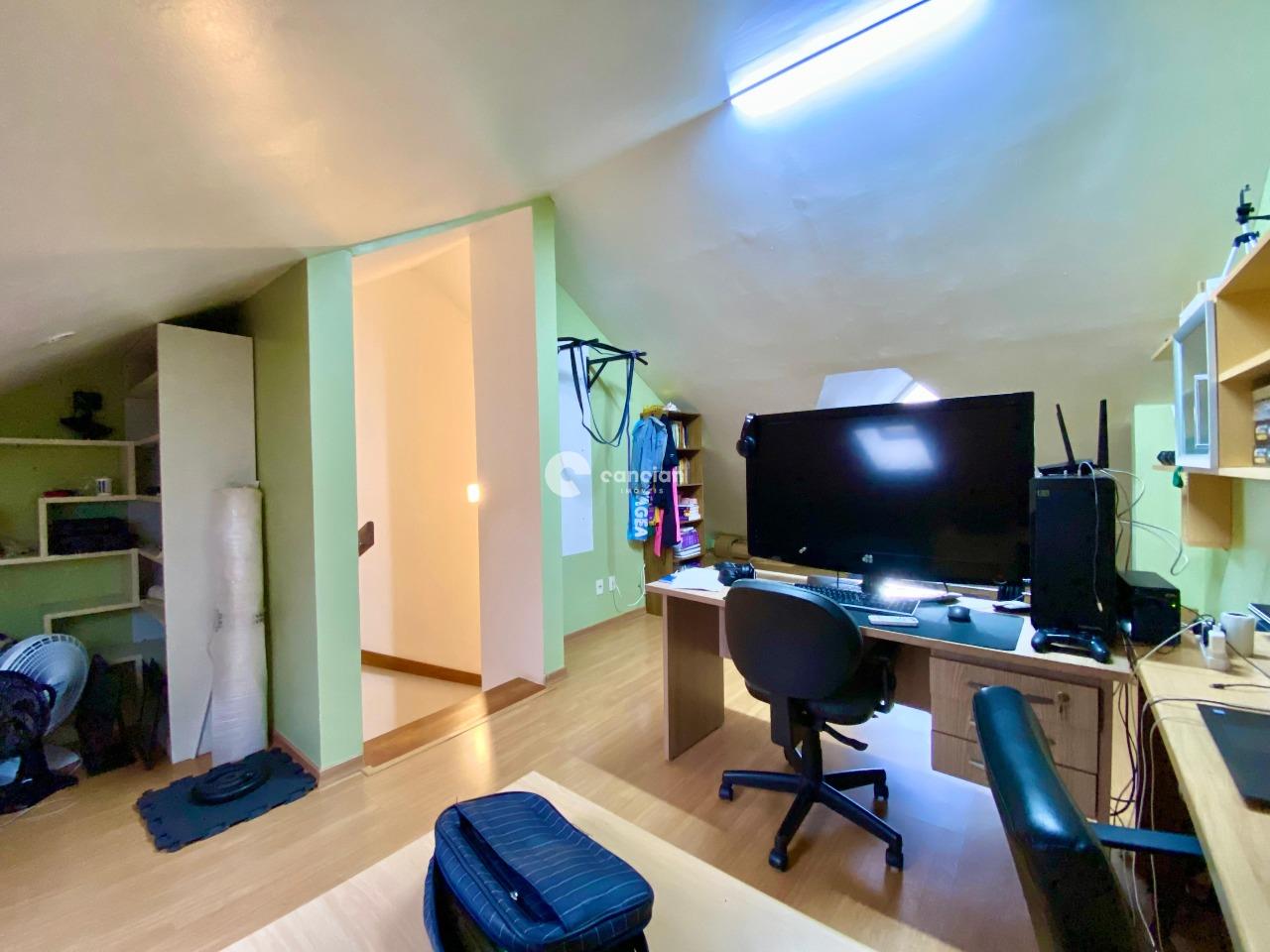 Casa de Condomínio à venda no São José: 