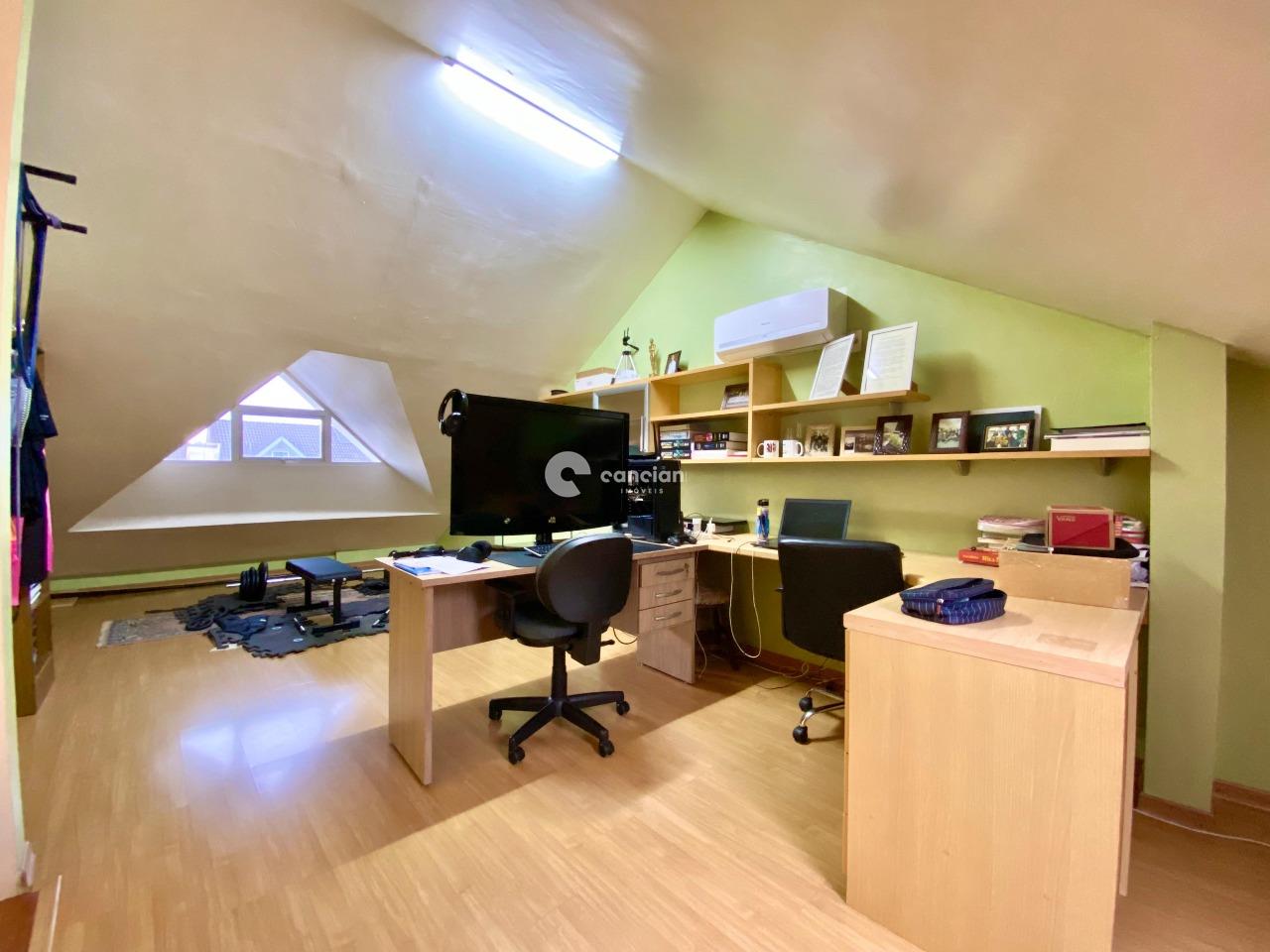 Casa de Condomínio à venda no São José: 