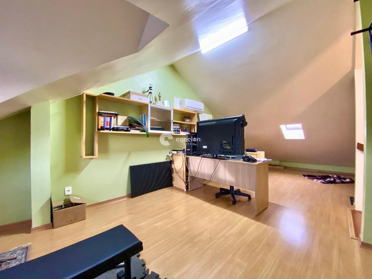 Casa de Condomínio à venda no São José: 