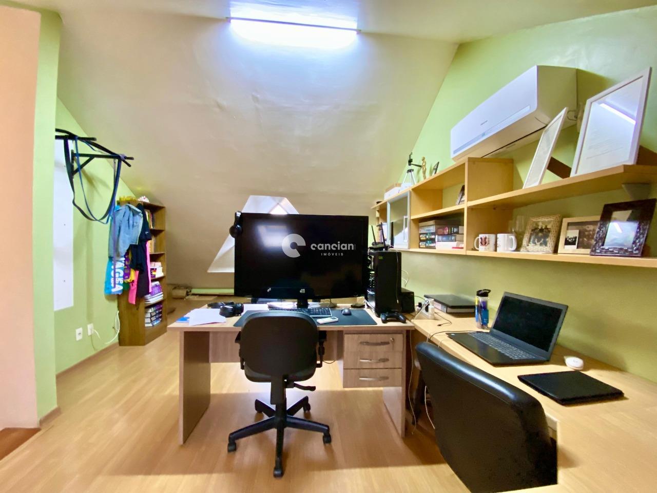 Casa de Condomínio à venda no São José: 