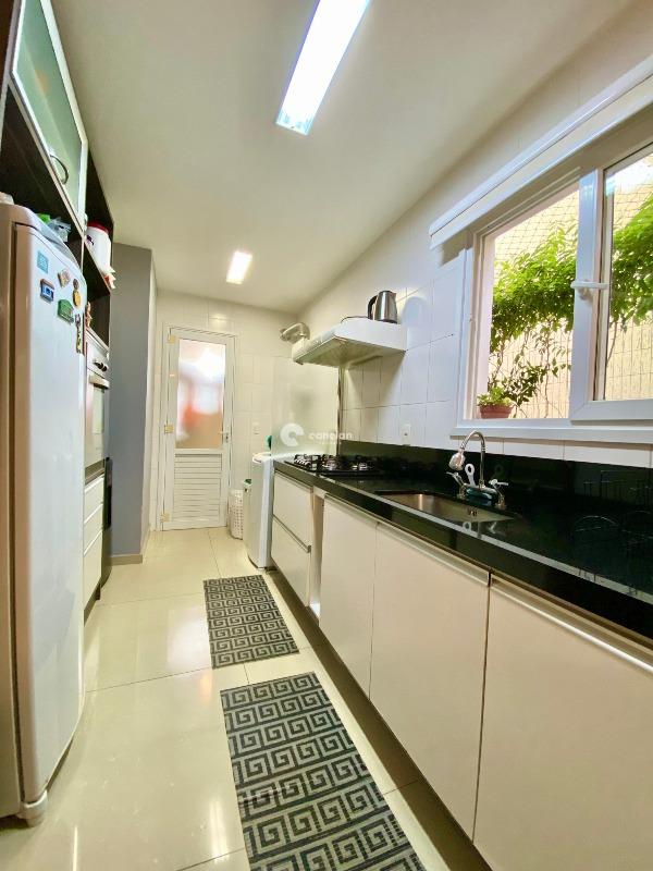 Casa de Condomínio à venda no São José: 