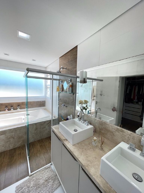 Casa de Condomínio à venda no São José: 