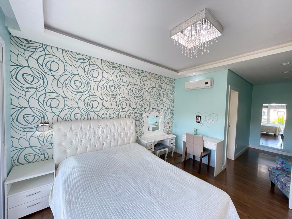 Casa de Condomínio à venda no São José: 