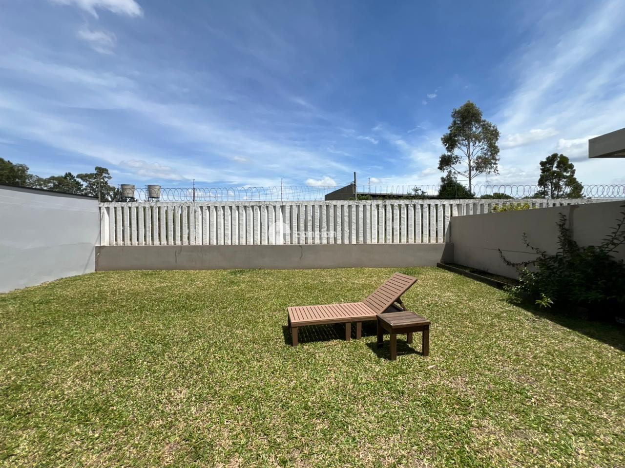 Casa de Condomínio à venda no Tomazetti: 