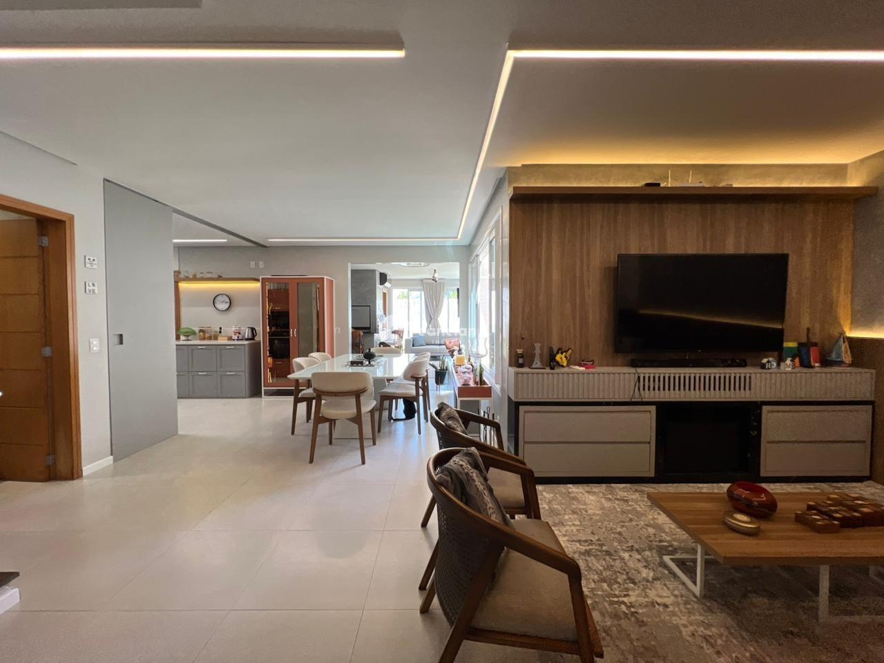 Casa de Condomínio à venda no Tomazetti: 