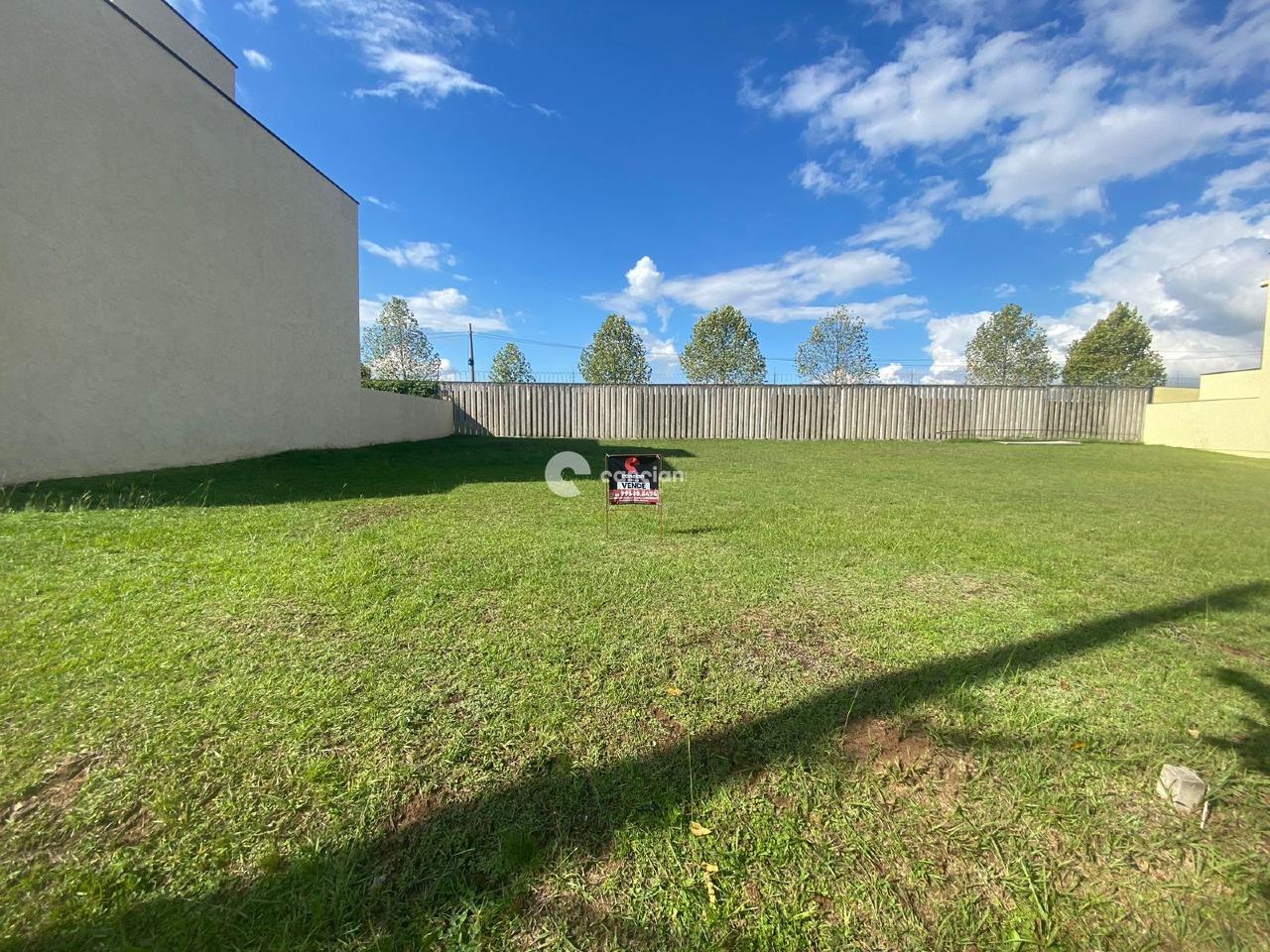 Terreno em condomínio à venda no Tomazetti: 