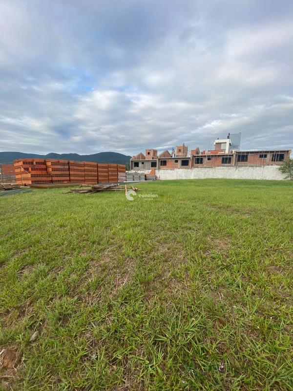 Terreno em condomínio à venda no Camobi: