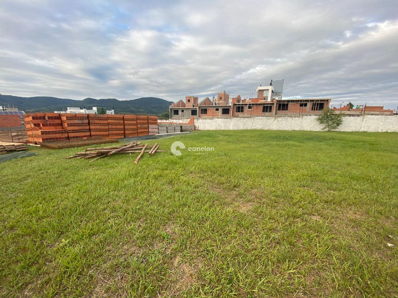 Terreno em condomínio à venda no Camobi: