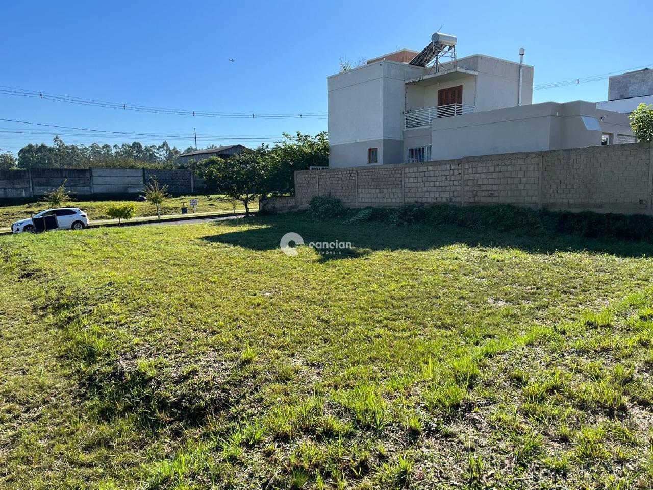 Terreno em condomínio à venda no Camobi: Foto fundos