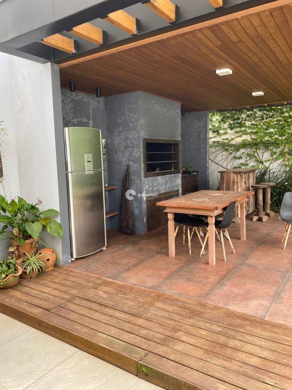 Casa de Condomínio à venda no Tomazetti: 