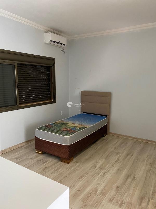 Casa de Condomínio à venda no Tomazetti: 