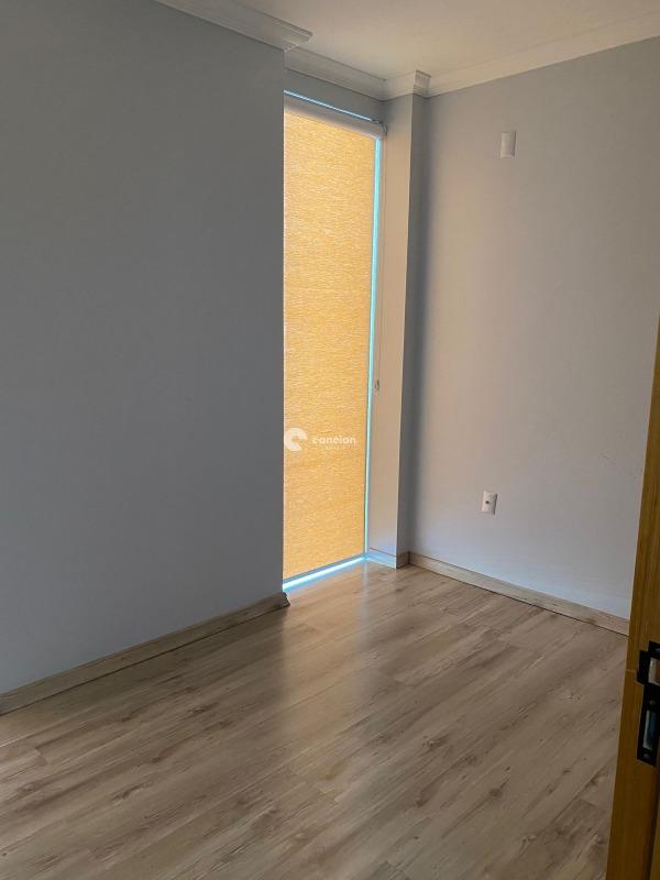 Casa de Condomínio à venda no Tomazetti: 