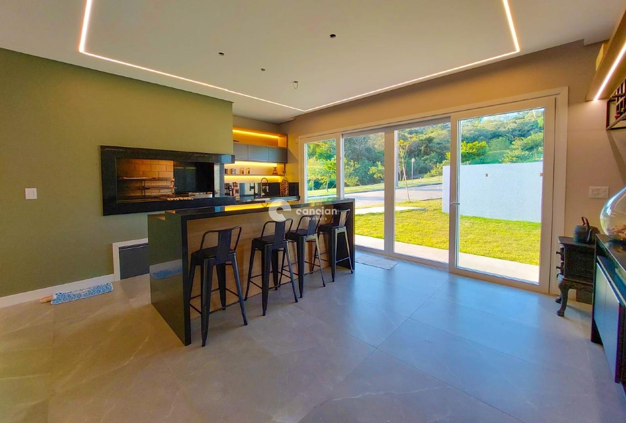 Casa de Condomínio à venda no Tomazetti: