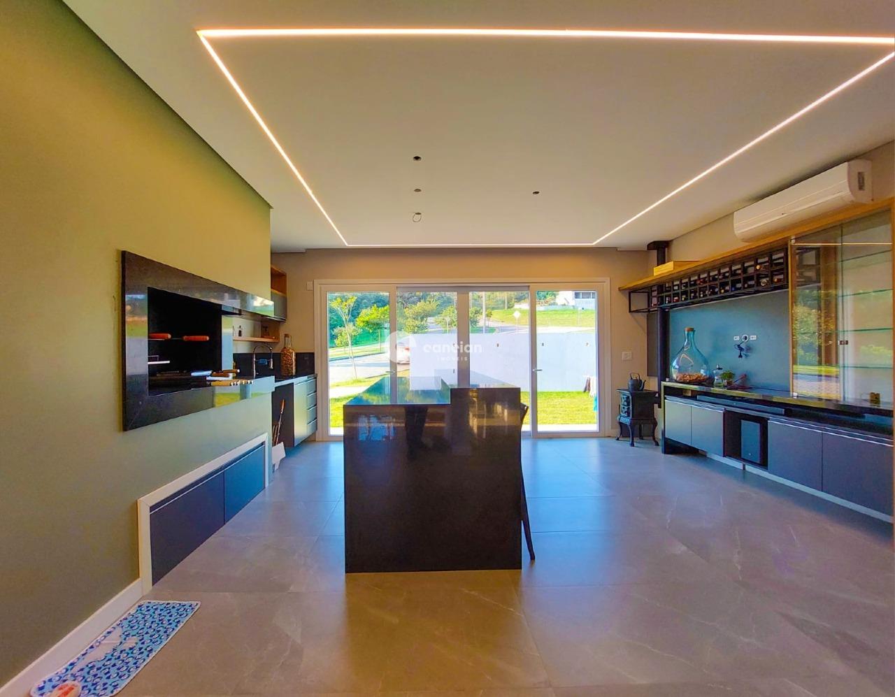 Casa de Condomínio à venda no Tomazetti: