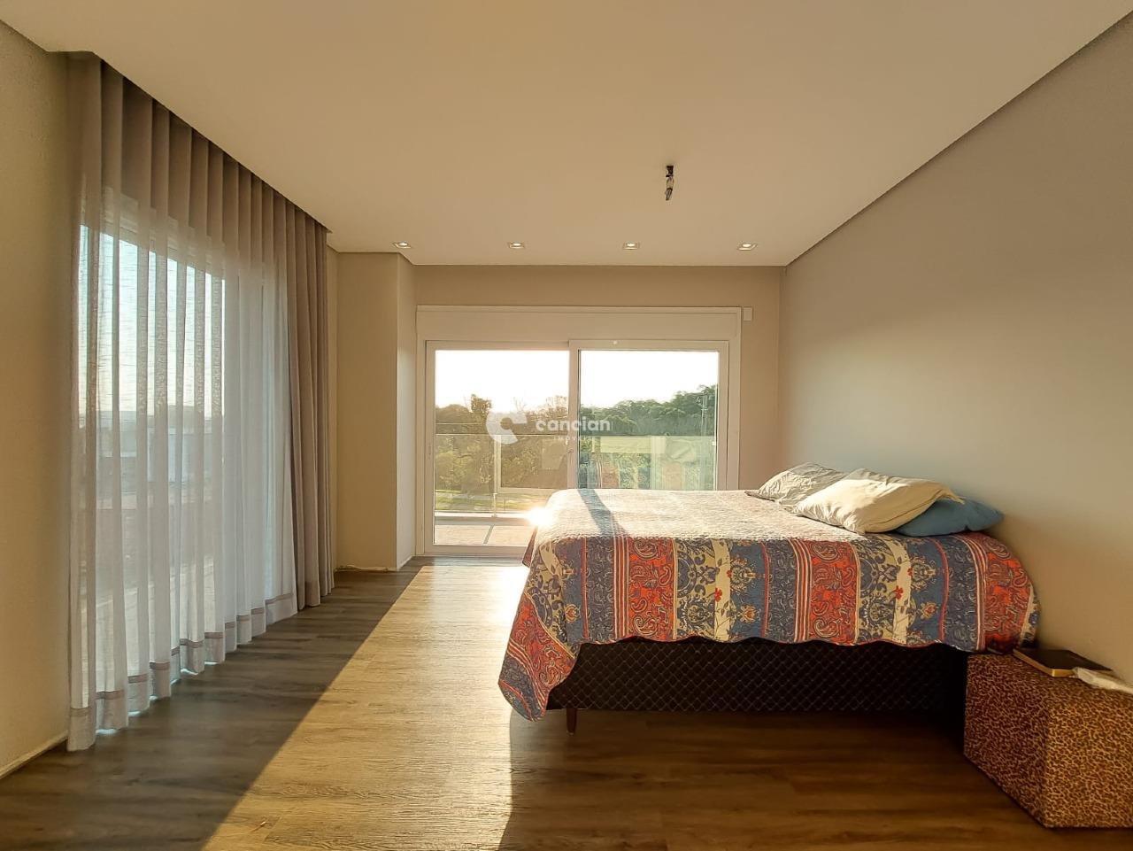 Casa de Condomínio à venda no Tomazetti: