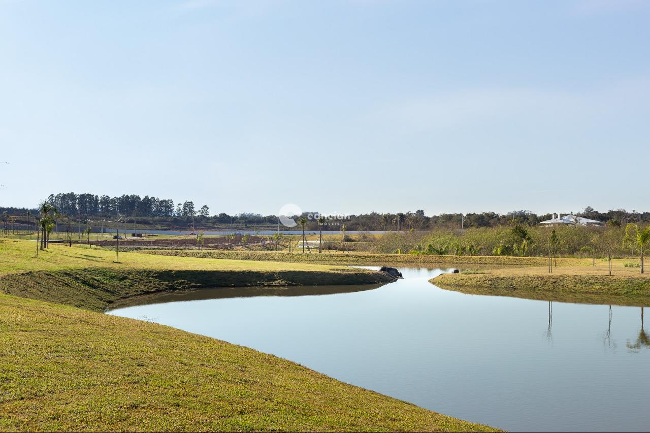 Terreno em condomínio à venda no Tomazetti: