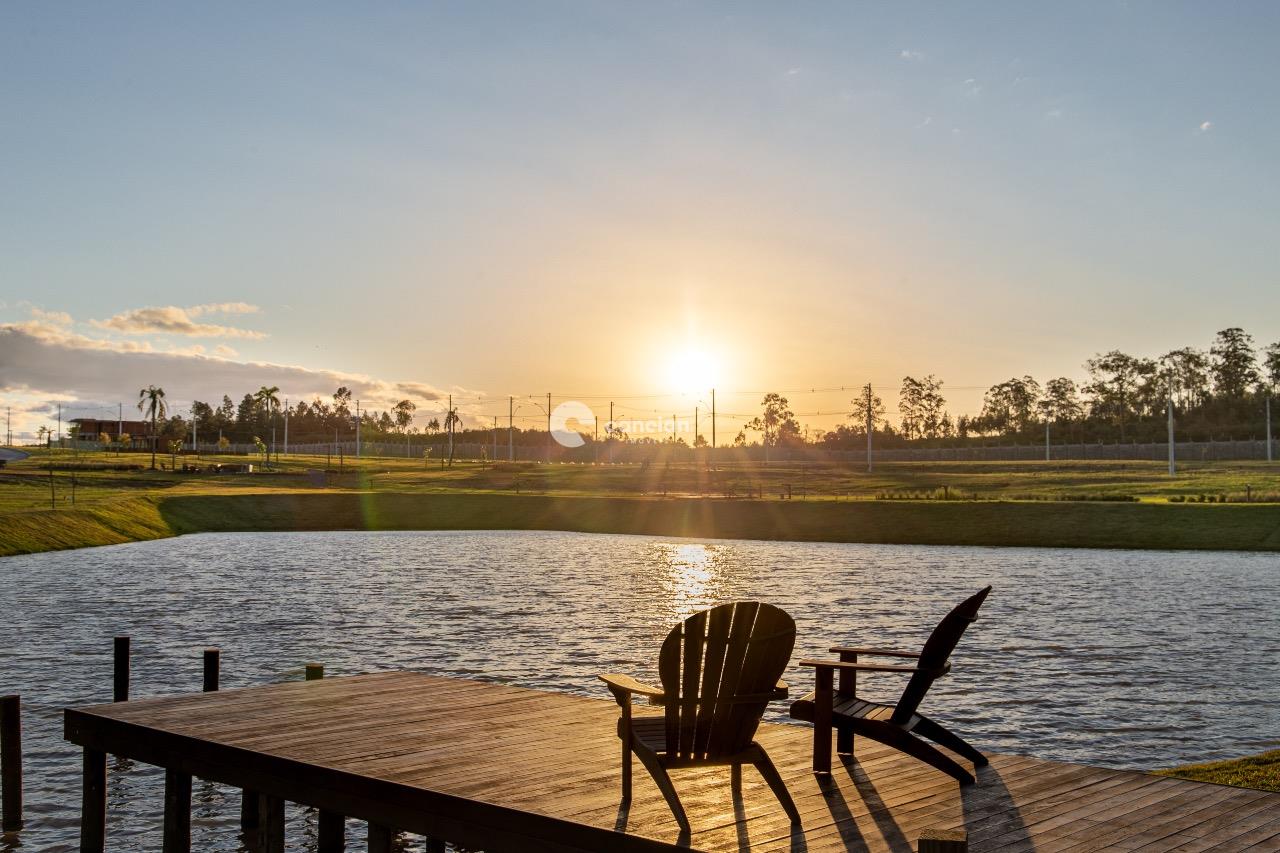 Terreno em condomínio à venda no Tomazetti: