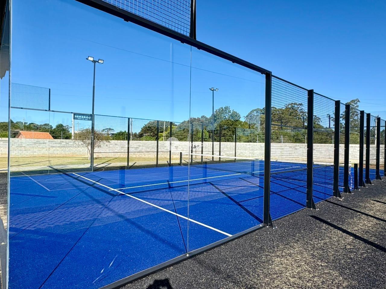 Terreno em condomínio à venda no Parque Serrano I: