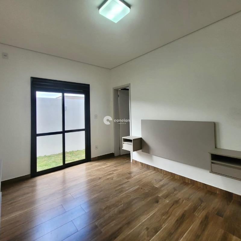 Casa de Condomínio à venda no Camobi: 