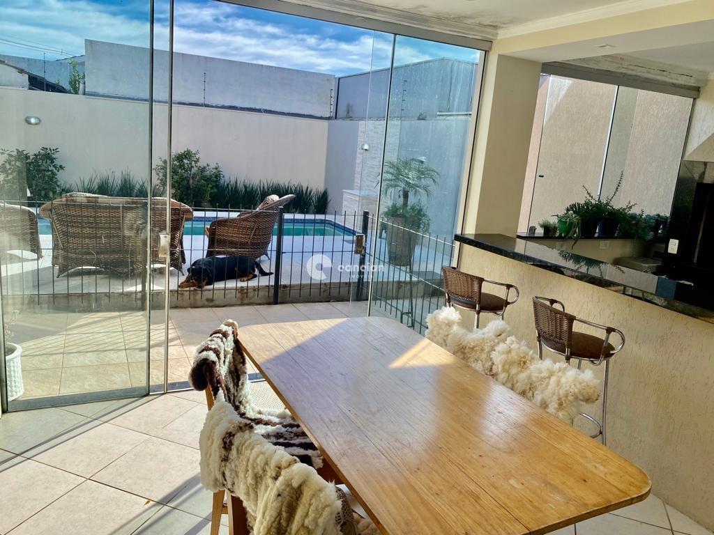 Casa à venda no Camobi: