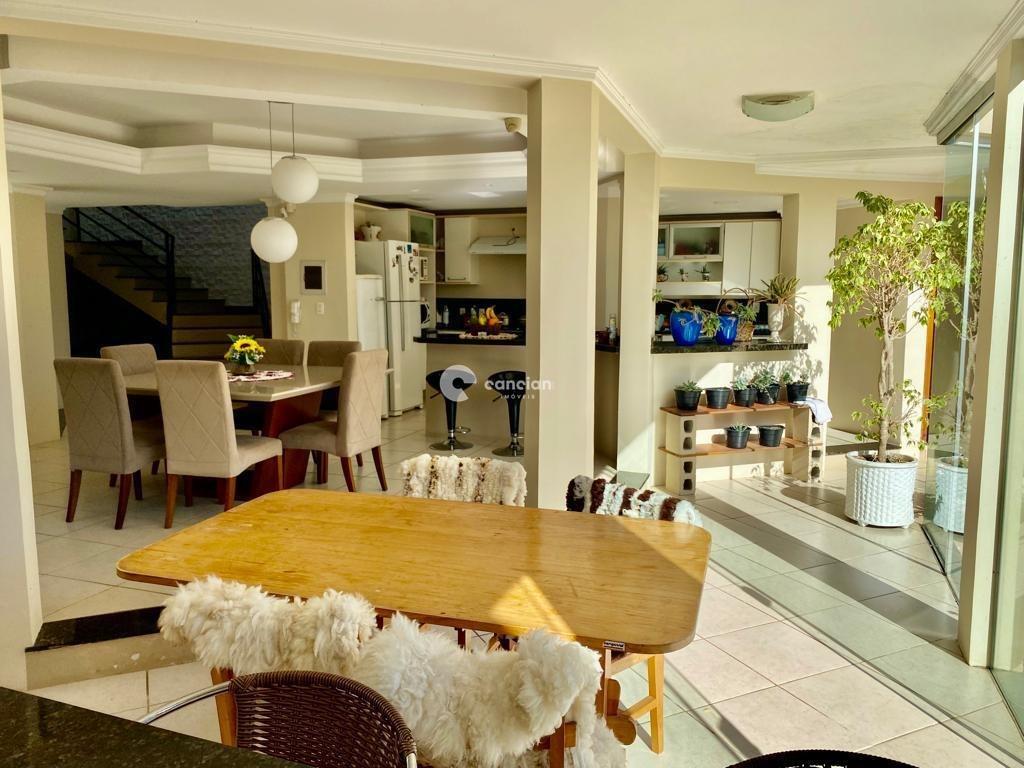 Casa à venda no Camobi: