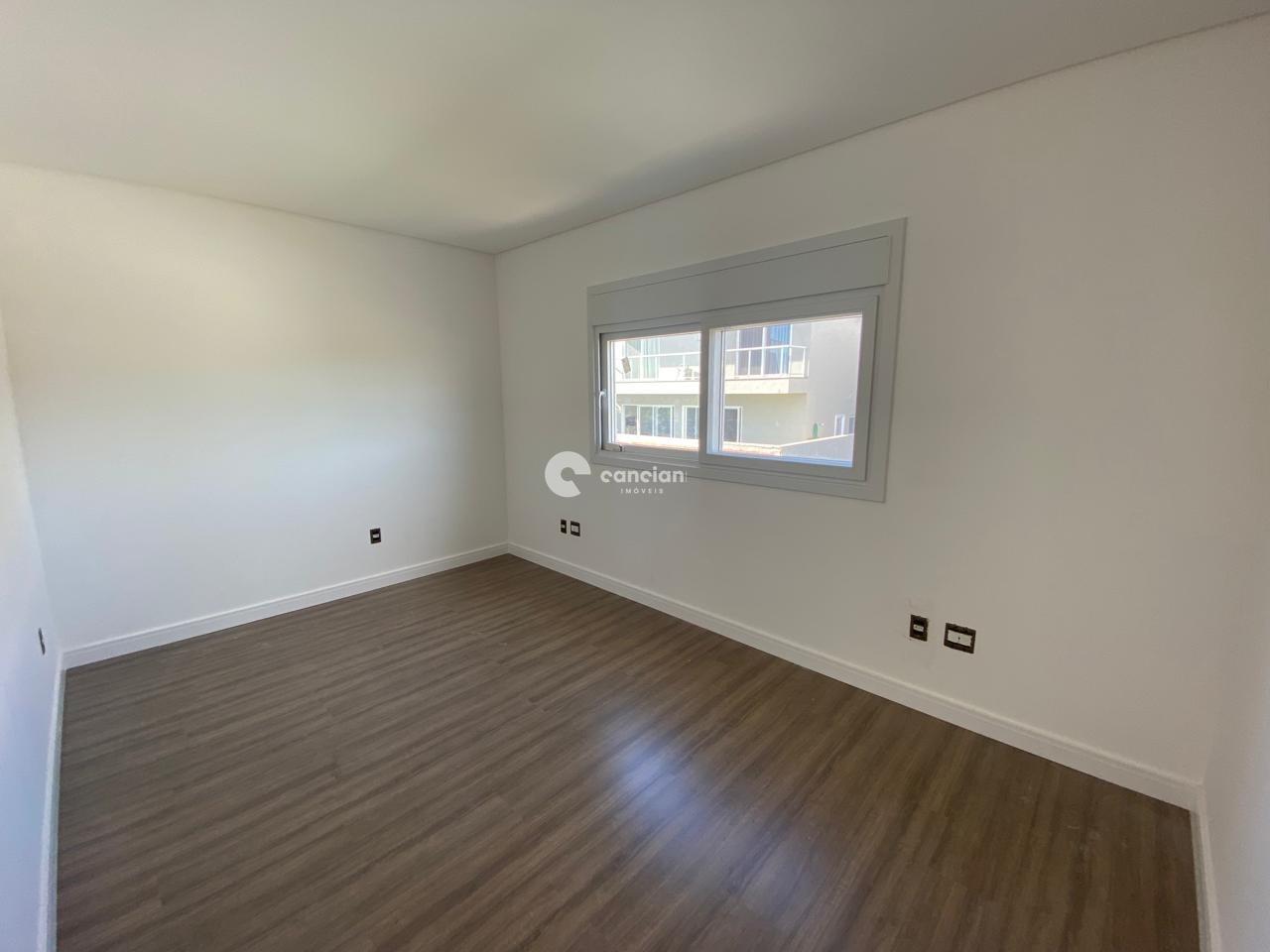 Casa de Condomínio à venda no Tomazetti: 