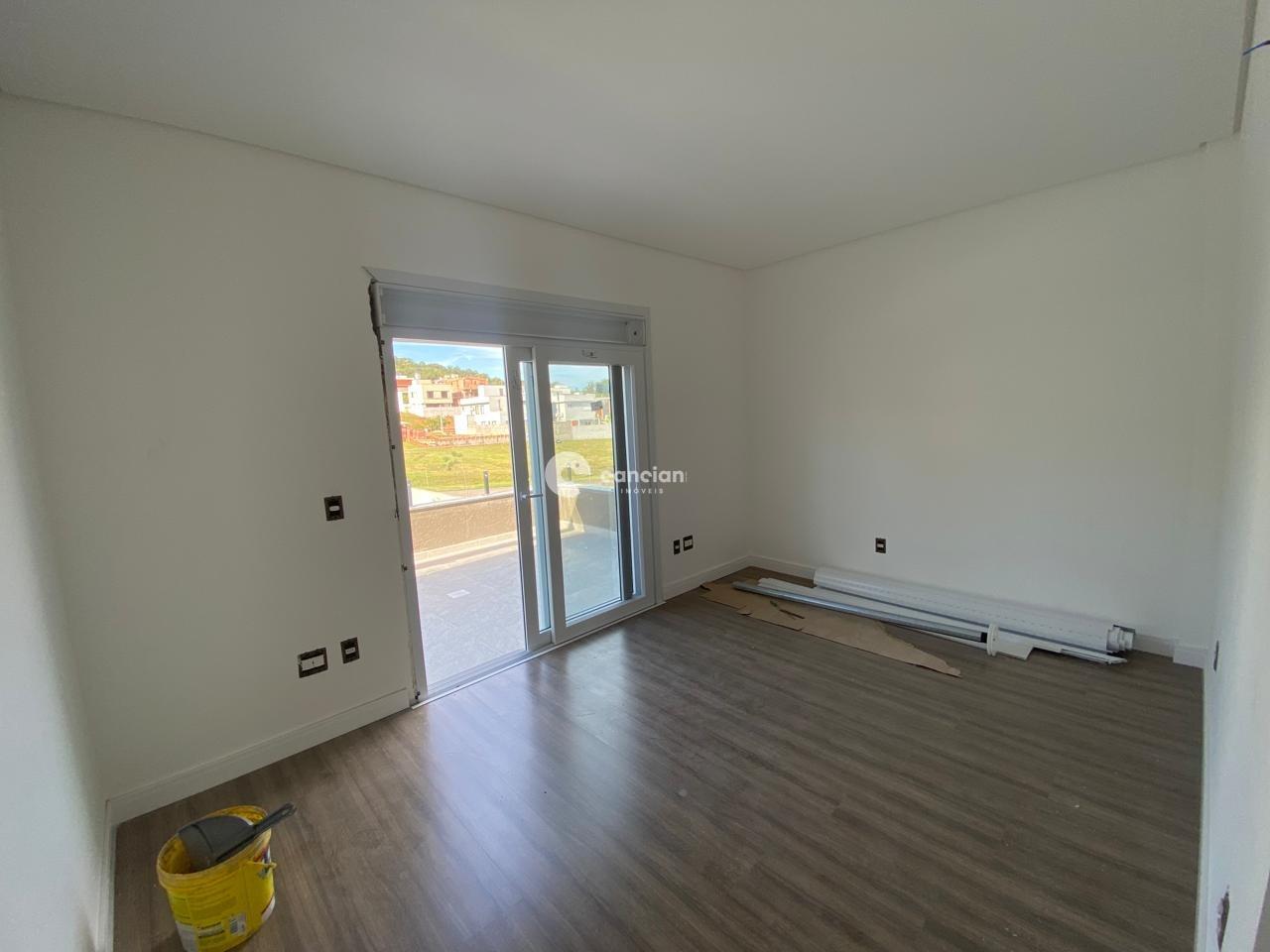 Casa de Condomínio à venda no Tomazetti: 