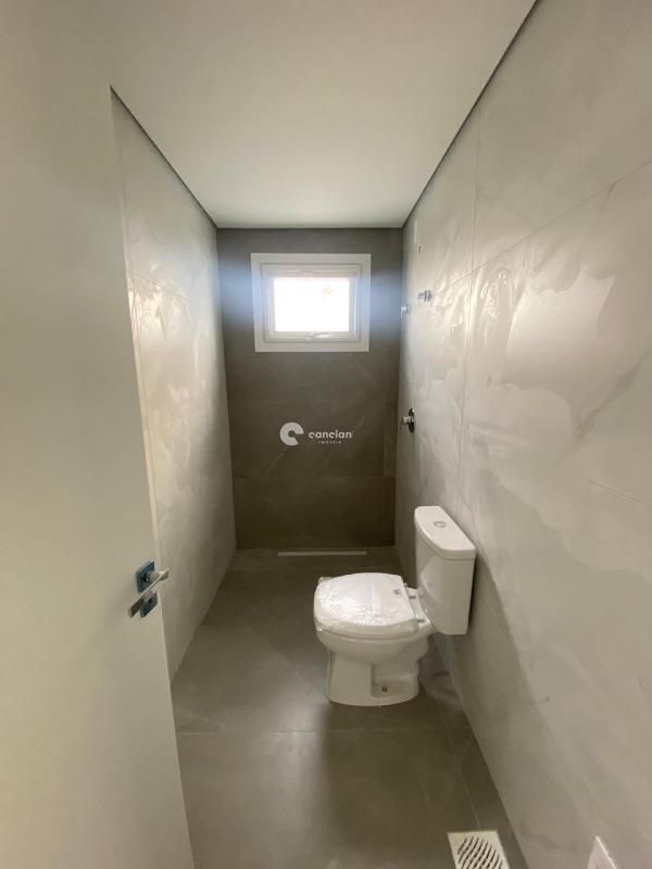 Casa de Condomínio à venda no Tomazetti: 