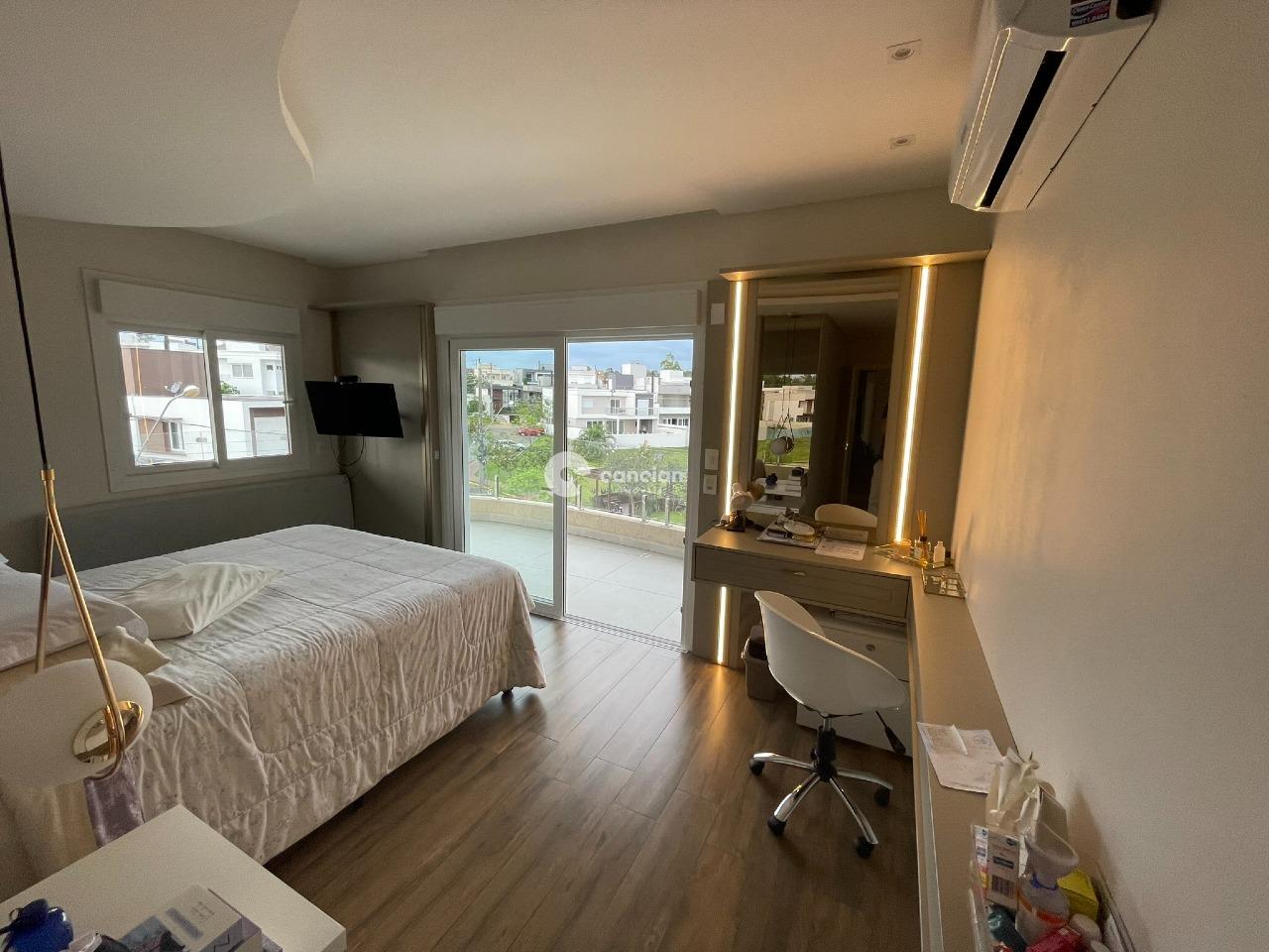 Casa de Condomínio à venda no Tomazetti: suìte màster